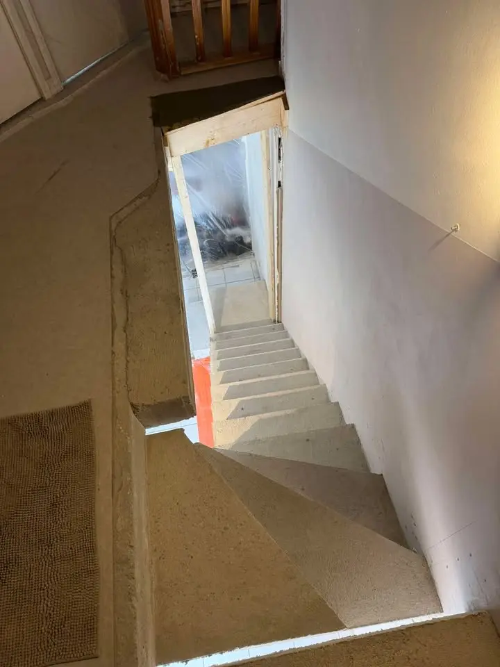 Escalier en béton à La Balme-de-Sillingy — photo 3