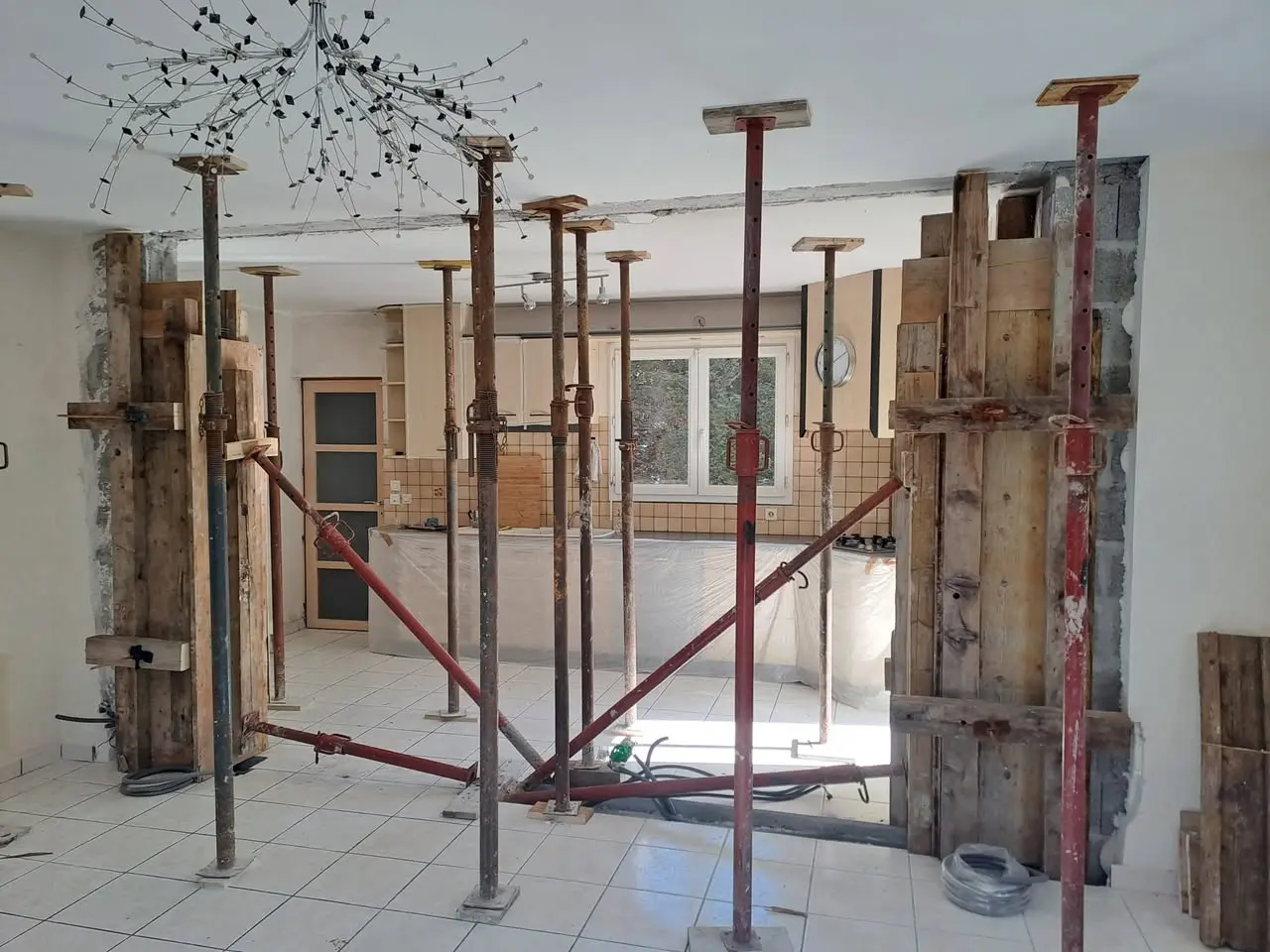 Ouverture de mur porteur et pose d'IPN à Annemasse — photo 2